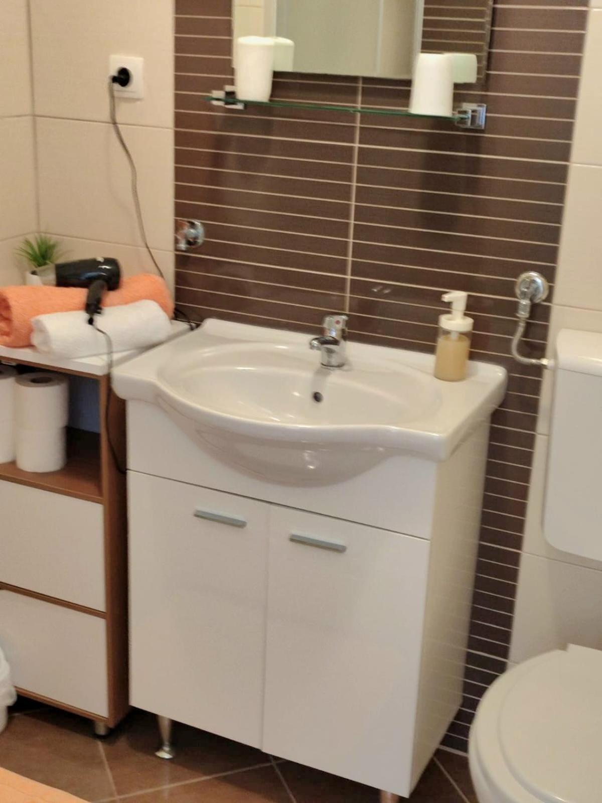 Petra Apartment Водице Екстериор снимка