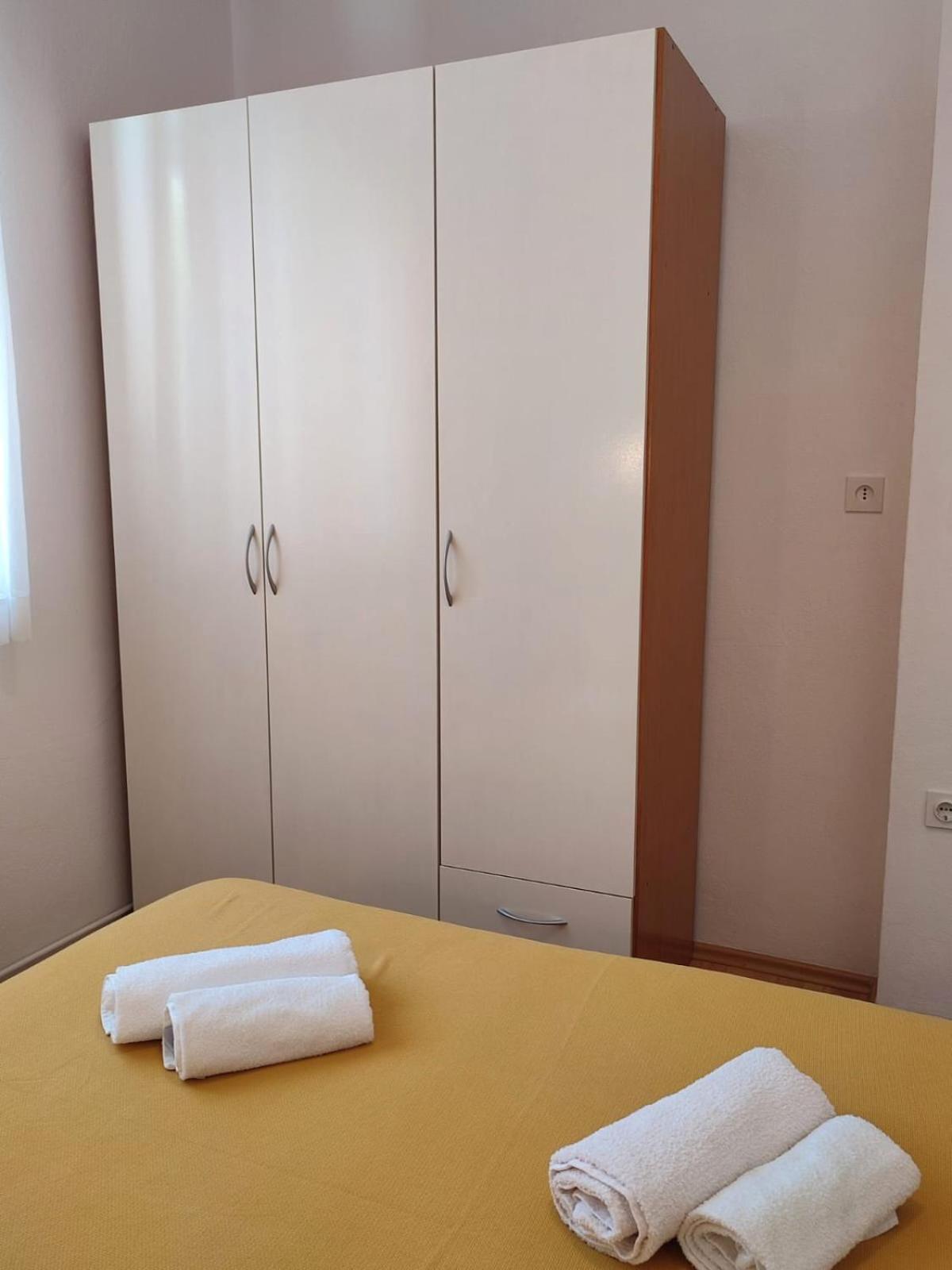 Petra Apartment Водице Екстериор снимка
